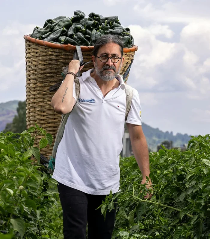 Organic farms avoid toxic inputs, improve soil health, grow clean, sustainable food that supports nature.